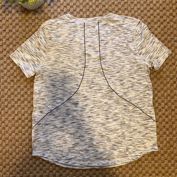 Lululemon Long Distance Tee Shirt - Picture 5 of 6